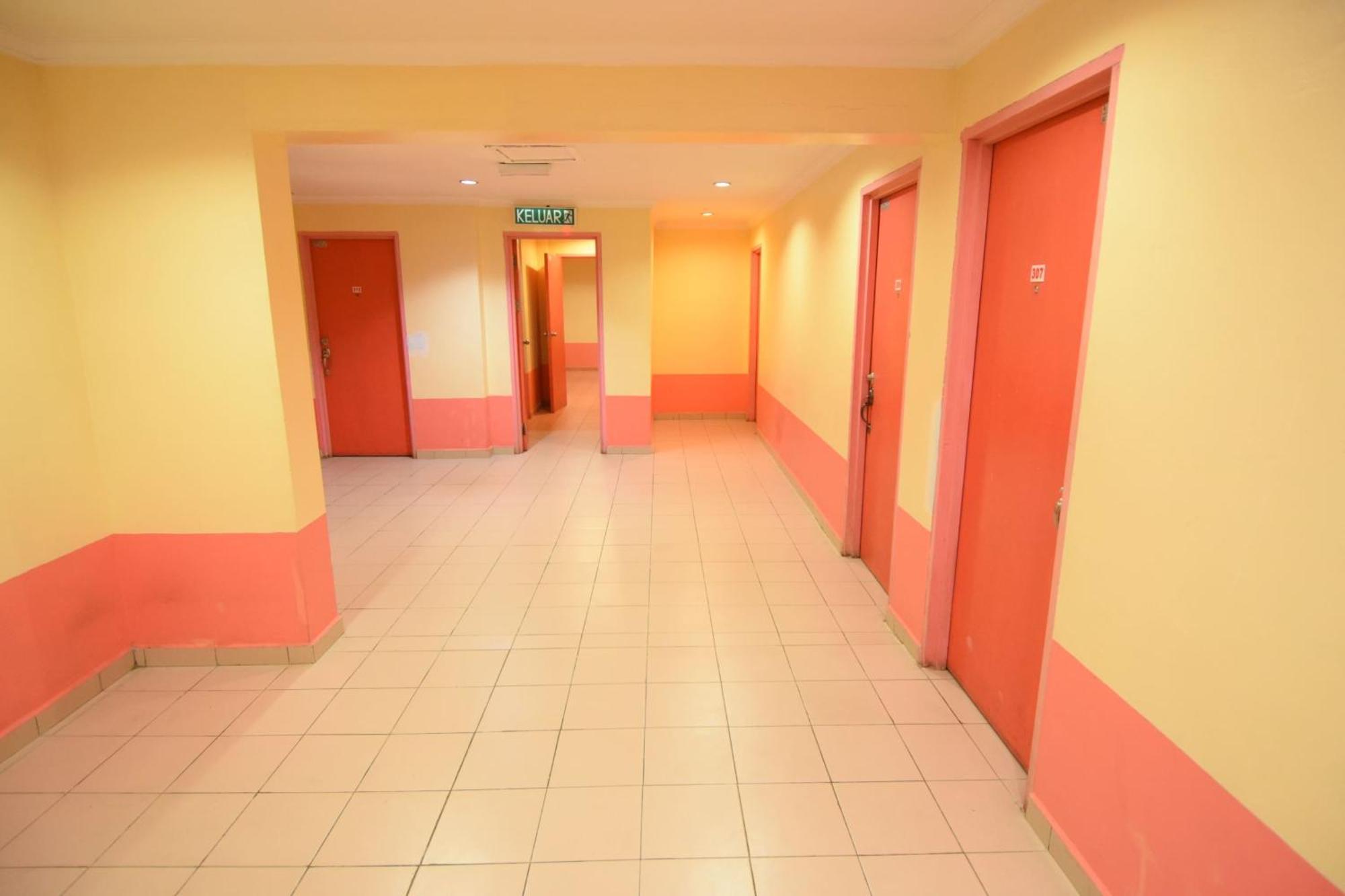 Oyo 89642 Highway Inn Mukah Экстерьер фото