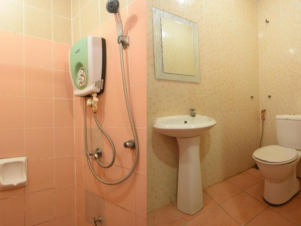 Oyo 89642 Highway Inn Mukah Экстерьер фото
